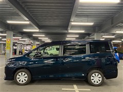 ヴォクシー X 4WD 8ニンノリ