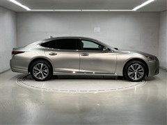 LS500h ベースグレード4WD