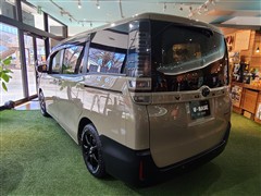 ヴォクシー X 8ニンノリ