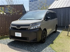 トヨタ ヴォクシー X 8ニンノリ