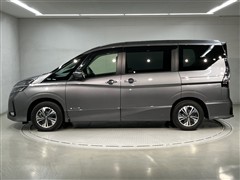 セレナ e-パワー ハイウェイスターV