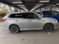 アウトランダーPHEV G ナビ