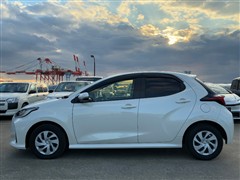 ヤリス ハイブリッド G