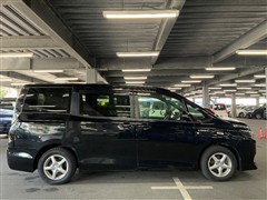 ヴォクシー ハイブリッド V