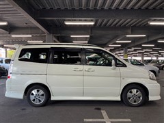 セレナ ライダー