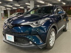 トヨタ　C-HR G-T モードネロ 4WD