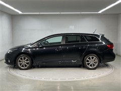 アベンシスワゴン Li