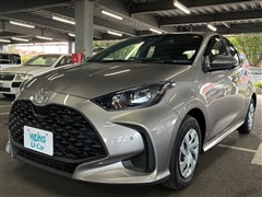 トヨタ　ヤリス ハイブリッド U