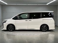 ヴォクシー ZS キラメキ 7ニンノリ