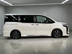 ヴォクシー ZS キラメキ 7ニンノリ