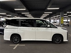 ヴォクシー S-G 4WD 7ニンノリ