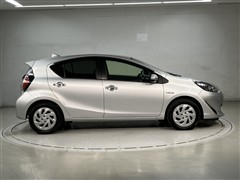 アクア S スタイルブラック