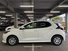 ヤリス ハイブリッド X