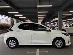 ヤリス ハイブリッド X