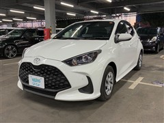 トヨタ　ヤリス ハイブリッド X