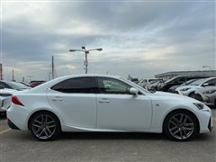 IS200t Fスポーツ