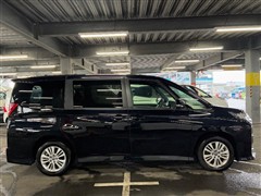 ノア HEV S-G 7ニンノリ