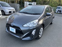 トヨタ　アクア G