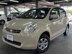 トヨタ　パッソ 1.0X クツロギ 4WD