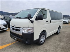 ハイエースバン
