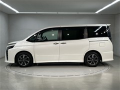 ヴォクシー ZS キラメキ 8ニンノリ