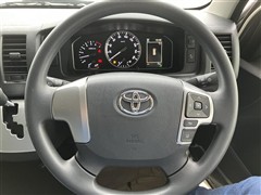 ハイエースV DX 5ドア 3/6ニン