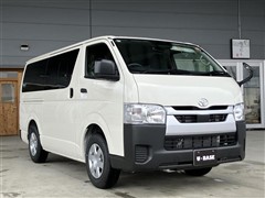 ハイエースV DX 5ドア 3/6ニン