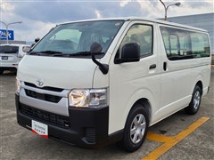 ハイエースV DX 5ドア 3/6ニン
