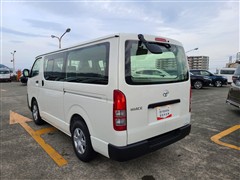 ハイエースV DX 5ドア 3/6ニン