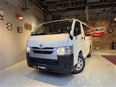 ハイエースV DX 5ドア 3/6ニン