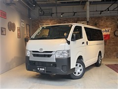 ハイエースV DX 5ドア 3/6ニン