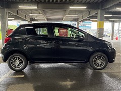 ヴィッツ F 4WD