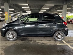 ヴィッツ F 4WD