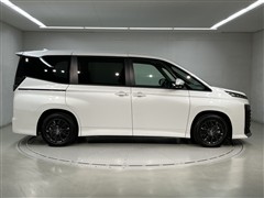 ヴォクシー HEV S-G 8ニンノリ