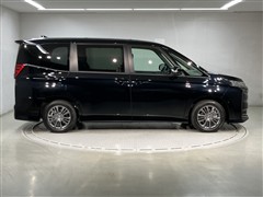 ノア HEV S-G 7ニンノリ