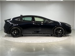 プリウス PHEV Gナイトシェード