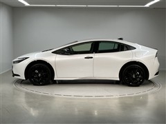 プリウス PHEV Gナイトシェード