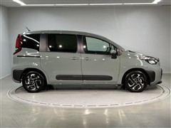 シエンタ HEV G 5ニンノリ