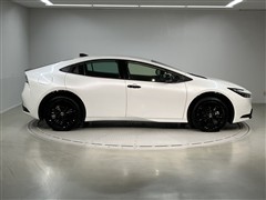 プリウス PHEV Gナイトシェード