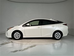 プリウス Sセーフティープラス