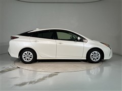 プリウス S セーフティプラス