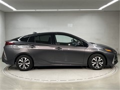 プリウスPHV A レザーPKG