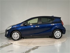 アクア S スタイルブラック