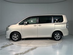 ヴォクシー X Lエディション