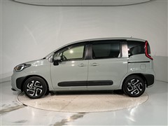 シエンタ HEV Z 5ニンノリ