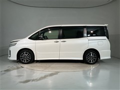 ヴォクシー ZS キラメキ 7ニンノリ