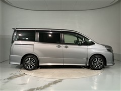 ヴォクシー ZS キラメキ2 8ニン