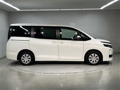 ヴォクシー X 8ニンノリ