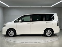 ヴォクシー X Lエディション8ニン