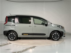 シエンタ HV Z 4WD 5ニンノリ